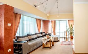 Spacious & Sunny Maisonette With Terrace Near Centre By Flаt Manаger